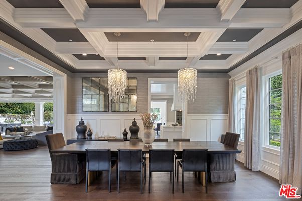 Chandelier, Dining room, Interior, Recessed Lighting, Wood Texture Flooring