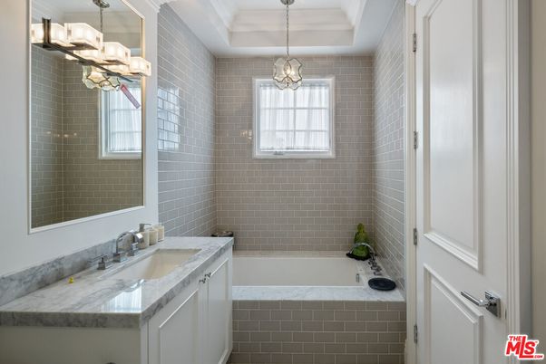 Bathroom, Interior, Pendant Lights