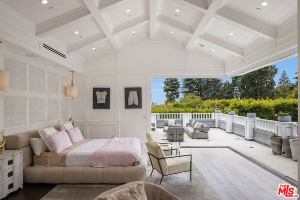 Bedroom, Interior, Pendant Lights, Recessed Lighting, Wood Texture Flooring