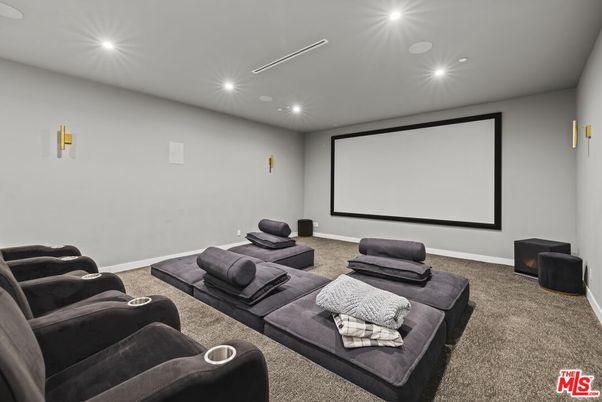 Interior, Projection Screen, Recessed Lighting, Theatre Room