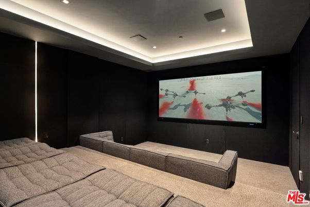 Interior, Projection Screen, Recessed Lighting, Theatre Room
