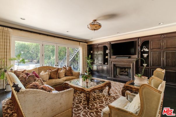 Fireplace, Interior, Living room, Recessed Lighting