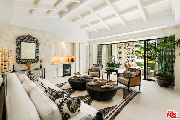Fireplace, Interior, Living room, Recessed Lighting