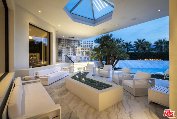 Exterior, Marble, Recessed Lighting