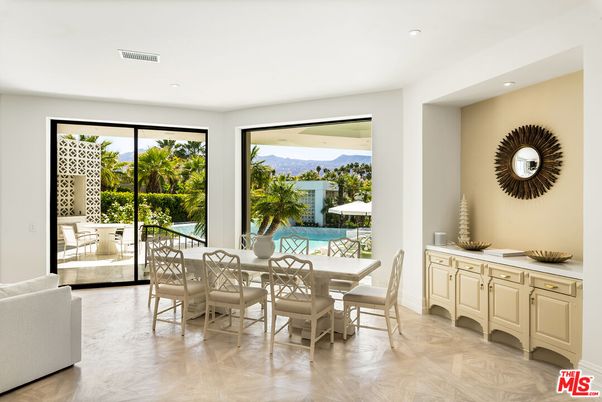 Dining room, Interior, Recessed Lighting