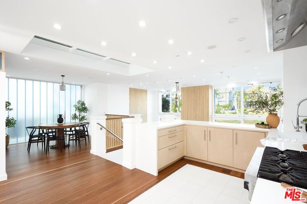 Dining room, Interior, Kitchen, Pendant Lights, Recessed Lighting, Wood Texture Flooring