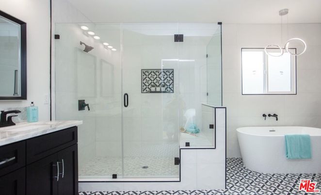 Bathroom, Free Standing Baths, Glass Shower, Interior, Marble Walls, Pendant Lights