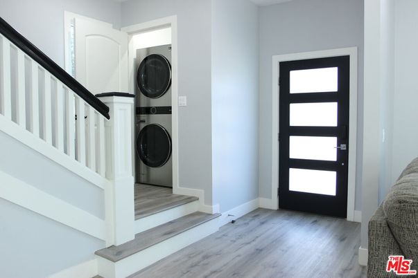 Interior, Washer, Wood Texture Flooring