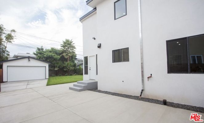 Detached Garage, Exterior