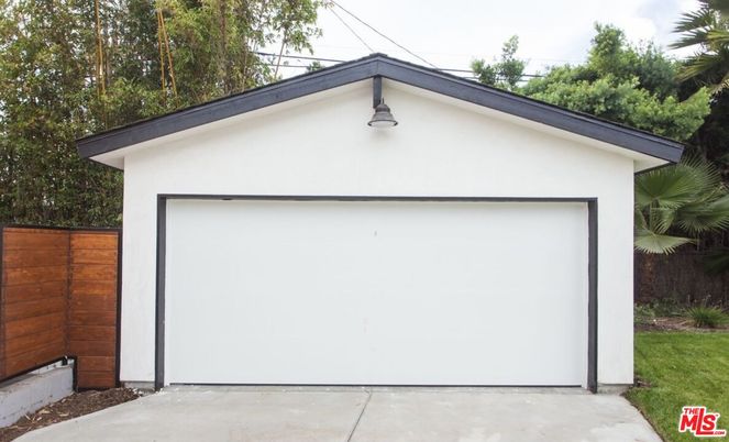 Detached Garage, Exterior