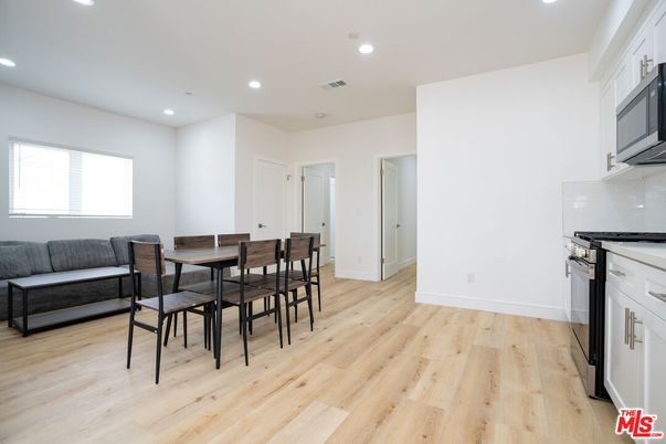 Dining room, Interior, Kitchen, Recessed Lighting, Wood Texture Flooring