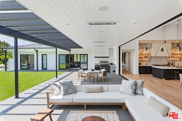 Dining room, Interior, Kitchen, Living room, Pendant Lights, Stainless Steel Appliances, Wood Texture Flooring