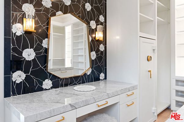 Bathroom, Interior, Tile Countertops