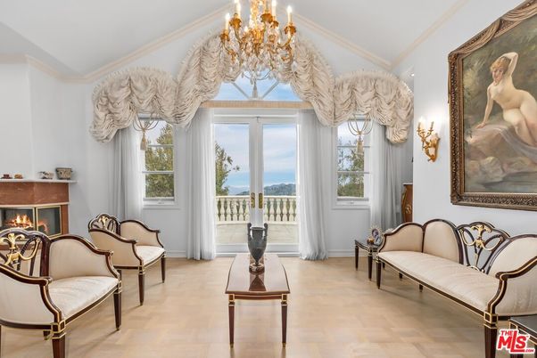 Chandelier, Fireplace, Interior, Wood Texture Flooring