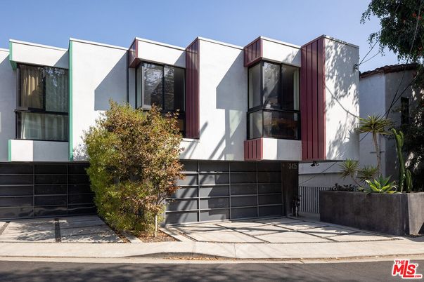 Attached, Exterior, Facade, Modern