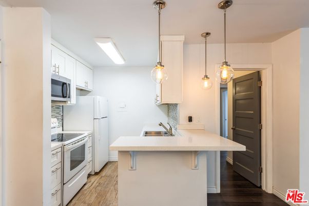 Interior, Kitchen, Pendant Lights, Wood Texture Flooring