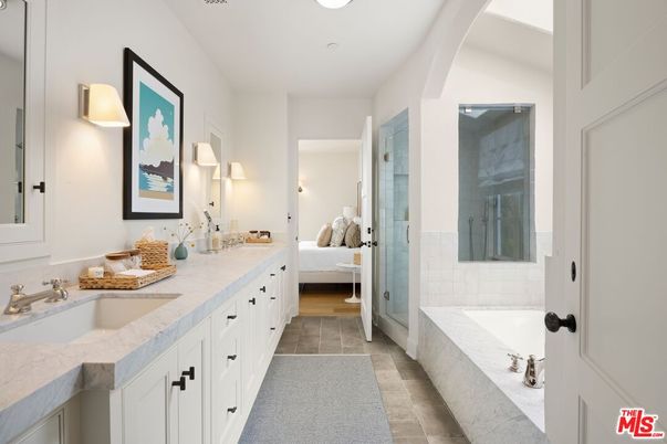 Bathroom, Bedroom, Dual Sink Vanities, Interior, Recessed Lighting