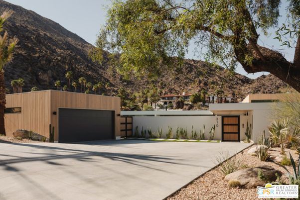 Attached, Backyard, Exterior, Facade, Modern