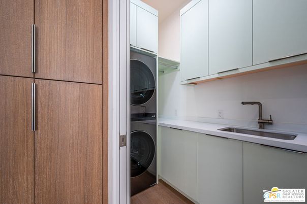 Interior, Kitchen, Washer, Wood Texture Flooring