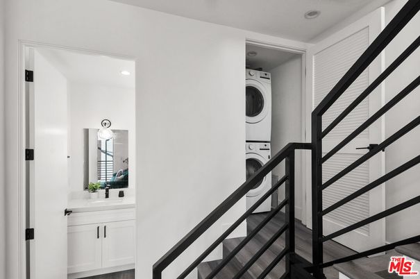 Interior, Recessed Lighting, Utility Closets, Washer, Wood Texture Flooring