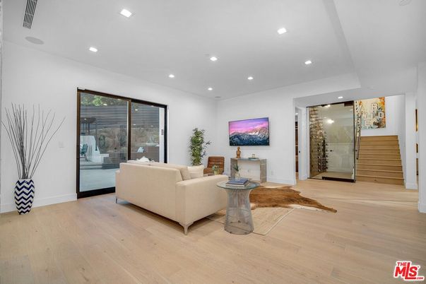 Interior, Living room, Recessed Lighting, Wood Texture Flooring