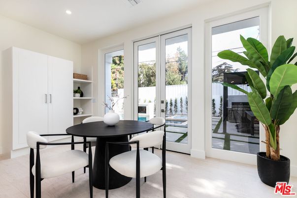 Dining room, Interior, Recessed Lighting