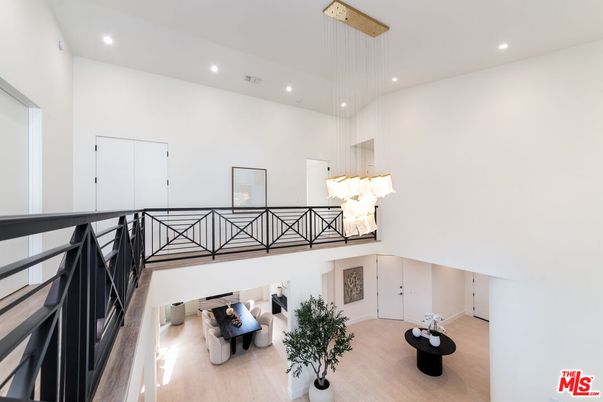 Interior, Pendant Lights, Recessed Lighting, Wood Texture Flooring