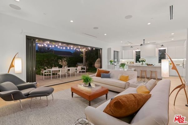 Dining room, Interior, Kitchen, Living room, Pendant Lights, Recessed Lighting, Wood Texture Flooring