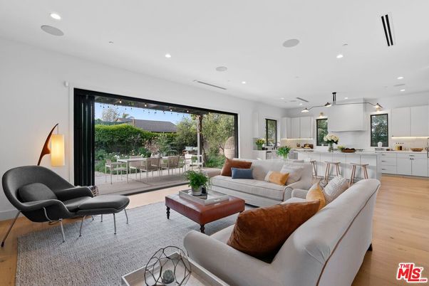 Interior, Kitchen, Living room, Pendant Lights, Recessed Lighting, Wood Texture Flooring