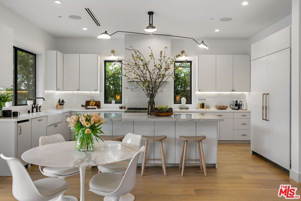 Dining room, Interior, Kitchen, Recessed Lighting, Wood Texture Flooring