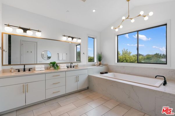 Bathroom, Dual Sink Vanities, Interior, Pendant Lights, Recessed Lighting