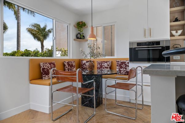 Interior, Kitchen, Pendant Lights, Wood Texture Flooring