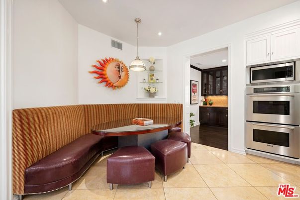 Dining room, Interior, Kitchen, Pendant Lights, Recessed Lighting, Stainless Steel Appliances
