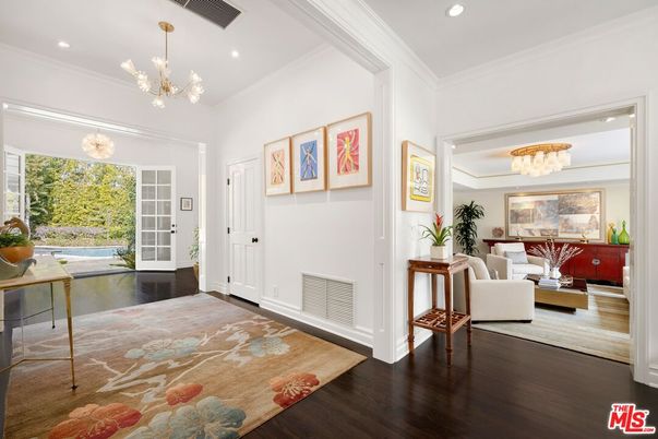Chandelier, Interior, Living room, Pendant Lights, Recessed Lighting, Wood Texture Flooring