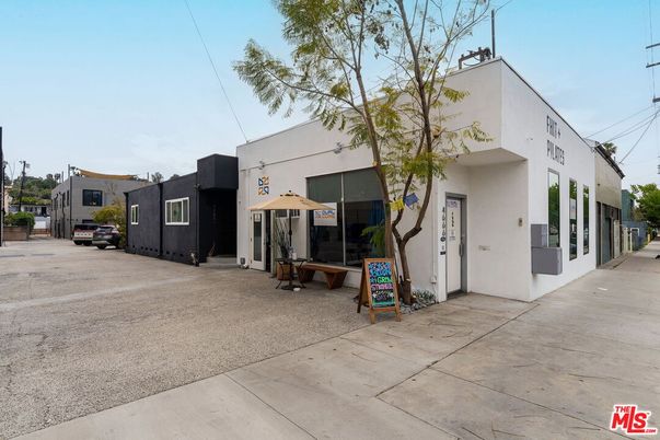 Exterior, Facade, None