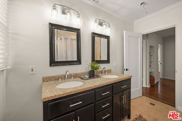 Bathroom, Dual Sink Vanities, Interior, Wood Texture Flooring