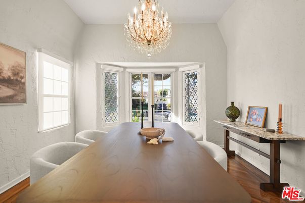 Chandelier, Dining room, Interior, Wood Texture Flooring