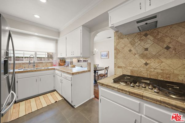 Dining room, Interior, Kitchen, Recessed Lighting, Tile Countertops
