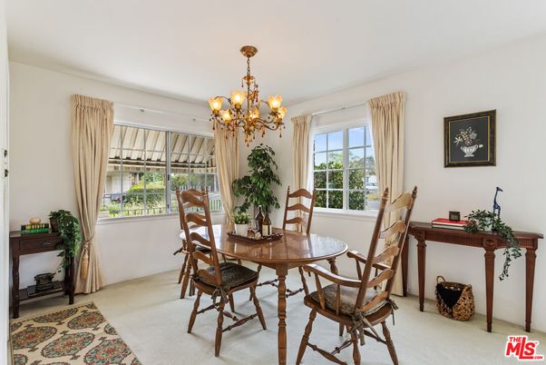 Chandelier, Dining room, Interior