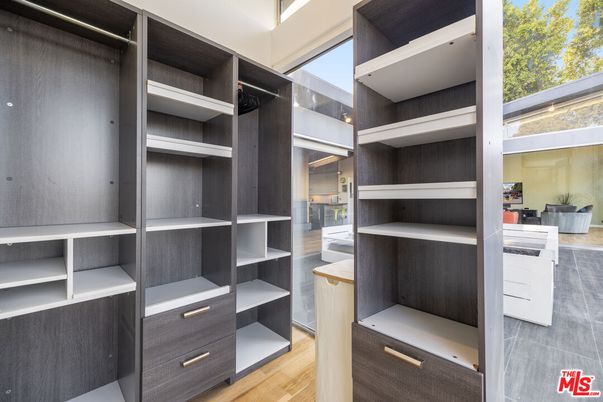 Interior, Walk-in Closets, Wood Texture Flooring