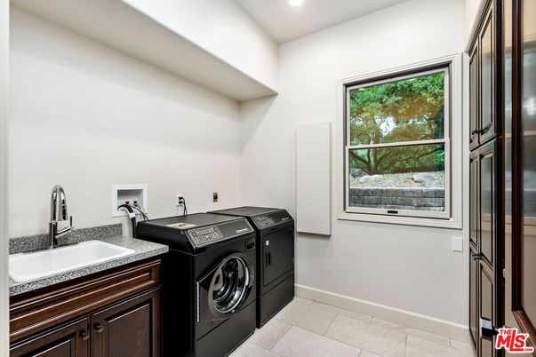 Interior, Recessed Lighting, Washer