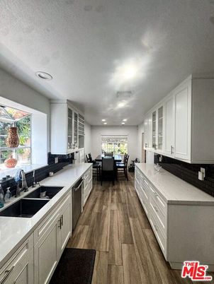Dining room, Interior, Kitchen, Recessed Lighting, Wood Texture Flooring