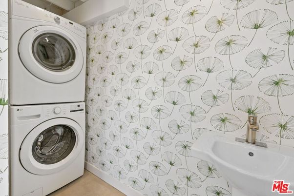 Interior, Utility Closets, Washer