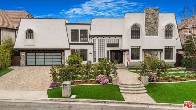 Attached, Exterior, Facade, Spanish Mediterranean