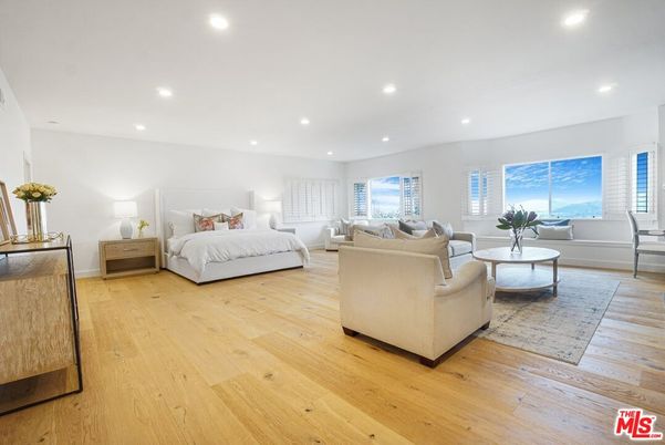 Bedroom, Interior, Living room, Recessed Lighting, Wood Texture Flooring