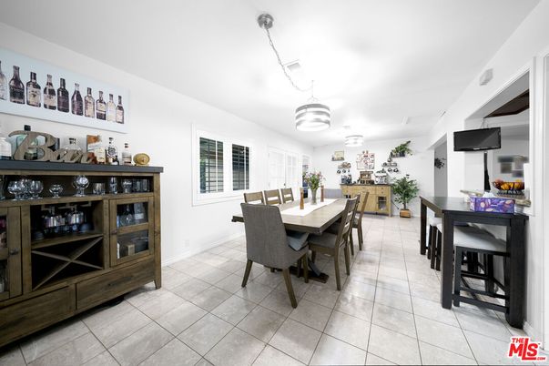 Dining room, Interior
