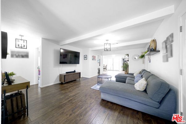 Interior, Living room, Pendant Lights, Wood Texture Flooring