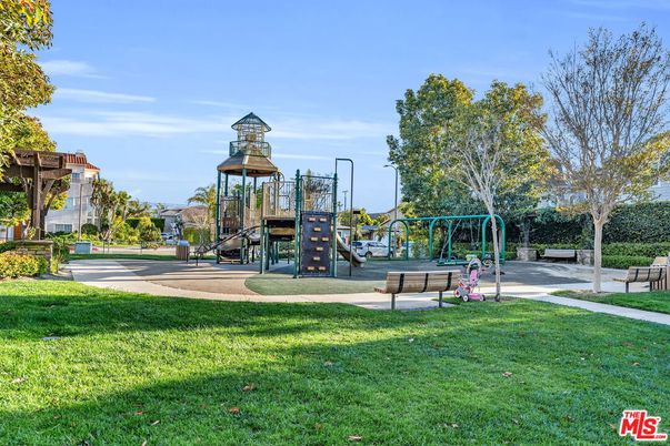 Backyard, Exterior, Playground