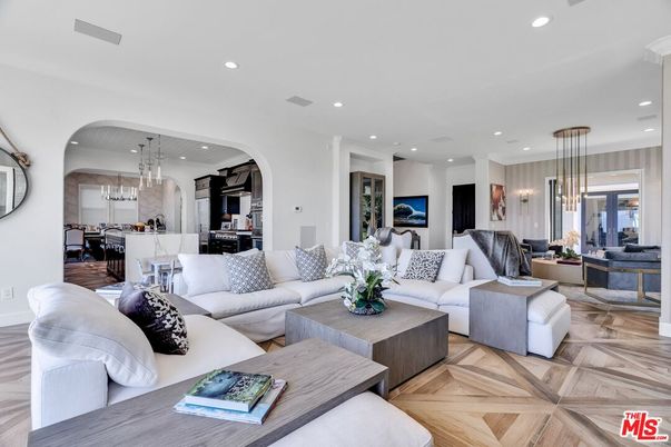 Dining room, Interior, Kitchen, Living room, Pendant Lights, Recessed Lighting, Wood Texture Flooring