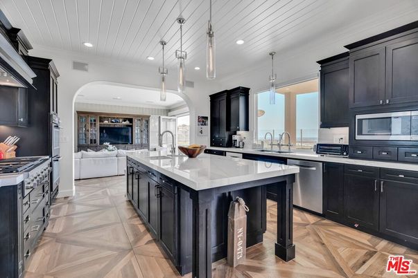 Interior, Kitchen, Living room, Pendant Lights, Recessed Lighting, Stainless Steel Appliances, Wood Texture Flooring